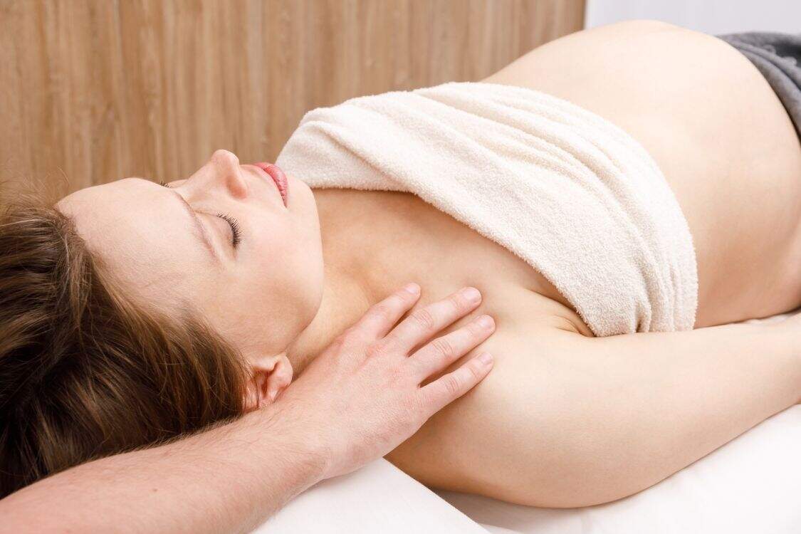 Pourquoi aller voir l’ostéopathe après son accouchement ?