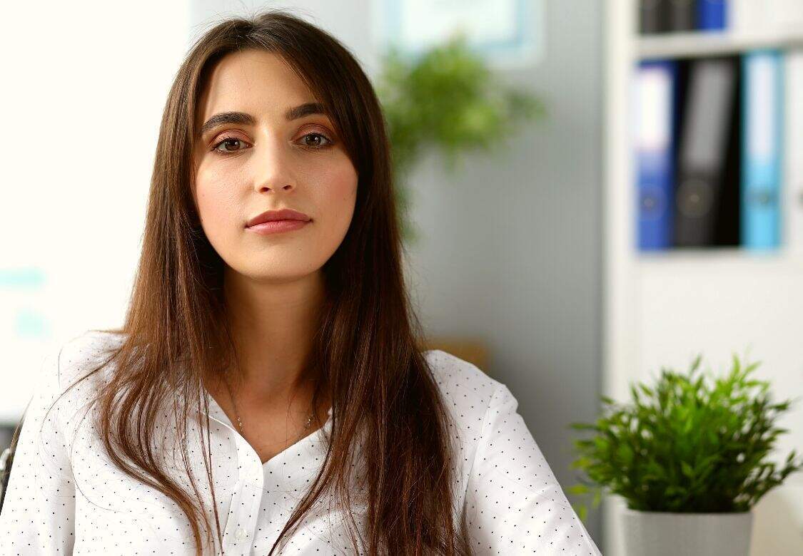 Quelles solutions naturelles pour ralentir l'apparition des cheveux blancs ?