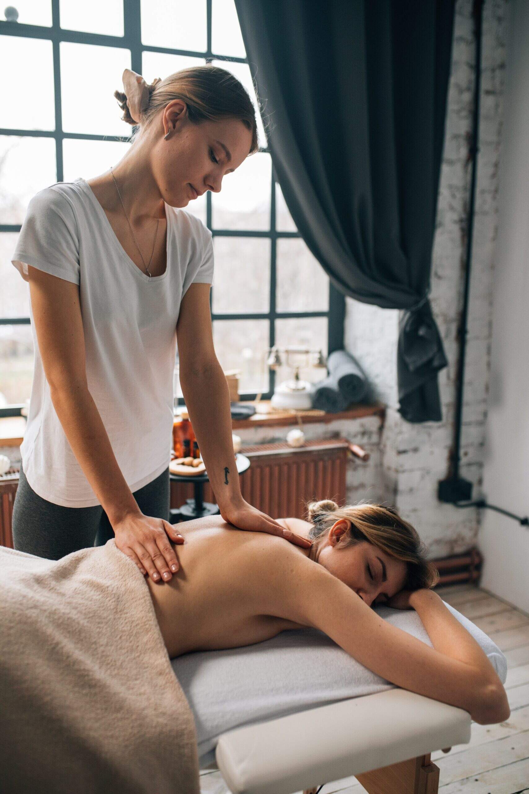 Les bienfaits du massage singapourien, une technique aux vertus anti-stress