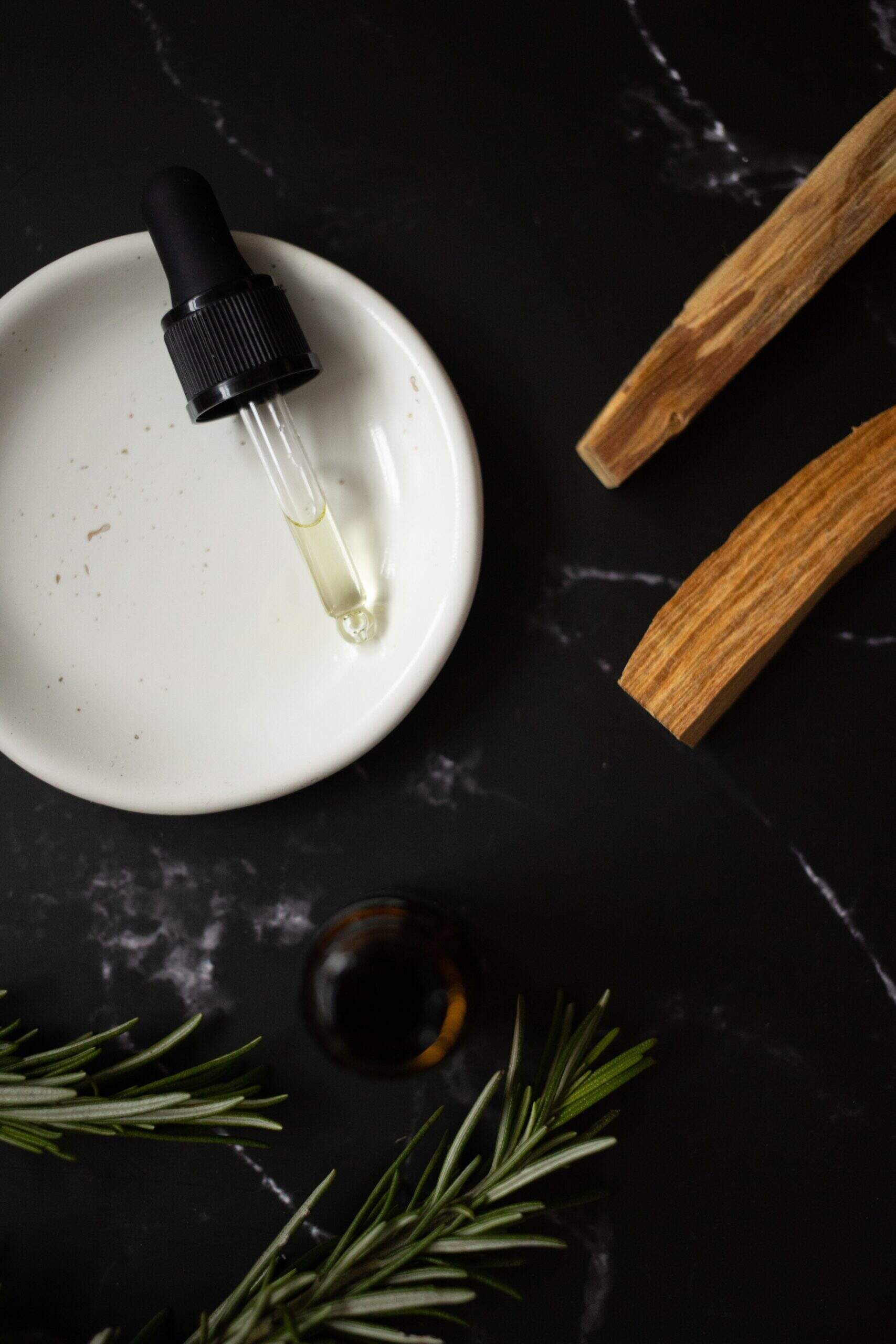 Favoriser sa concentration pendant les révisions : quelles huiles essentielles pour préparer les examens ?