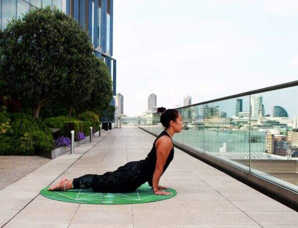 Les 7 postures relaxantes du massage des yogi