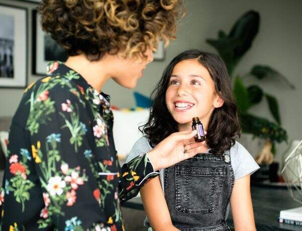 Équilibrer toutes les facettes de sa féminité grâce aux huiles essentielles