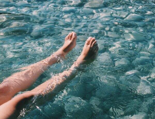 Jambes lourdes : astuces pour avoir les jambes légères cet été