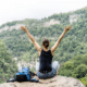 jeune femme à la montagne air libre et sain
